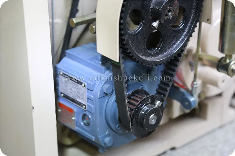 Electronic Crank/Cam/Dobby Shedding Water Jet Textile Machine with High Speed/Efficiency