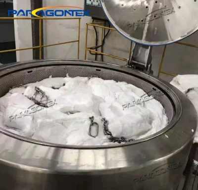 Macchina disidratatrice per la produzione di tinture in fibra sciolta
