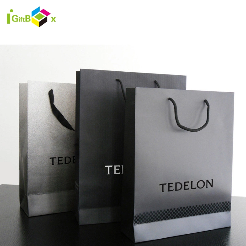 Custom Luxury Wholesale Designer Matt Black Fashion Logo Printed Packaging Kraft Shopping Gift Wrapping Paper Bag for Cosmetics/Clothing/Gifts