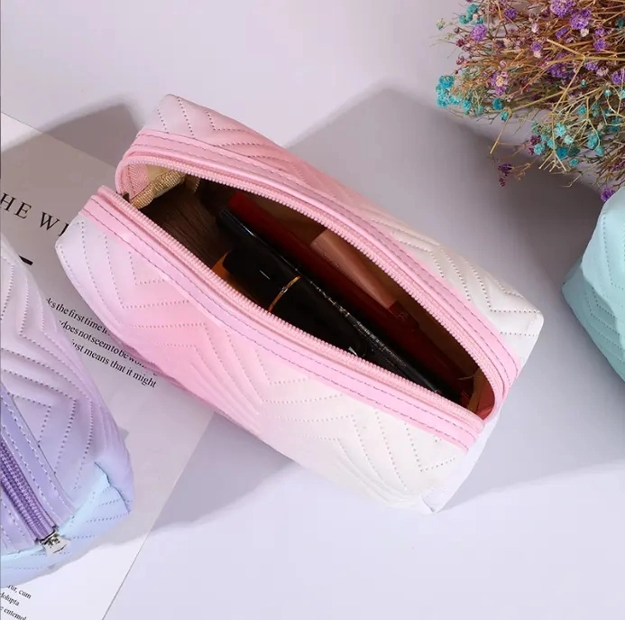 Fashion Women&prime;s PU Leather Gradient Color Stereoscopic Makeup Bag Outdoor Travel Toiletries Cosmetic Bag