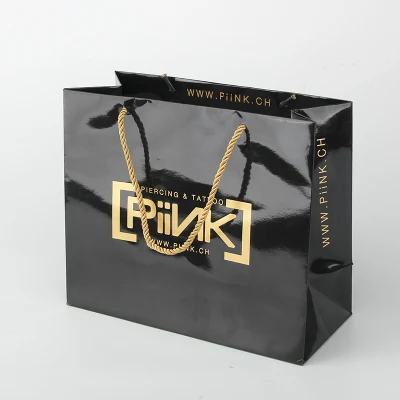  Bolsa de compra de papel negro satinado personalizada para regalo de cosméticos de ropa Embalaje