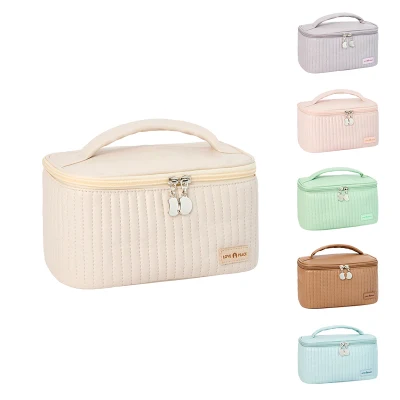 Mayorista personalizado etiqueta privada Eco amigable PU Vegan Leather Bulk Bolsas cosméticas de maquillaje a medida de viaje impermeables
