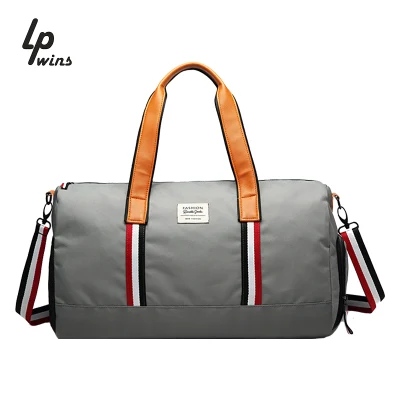 Chica de moda los viajes de fin de semana de lujo Duffle Tote Mochila