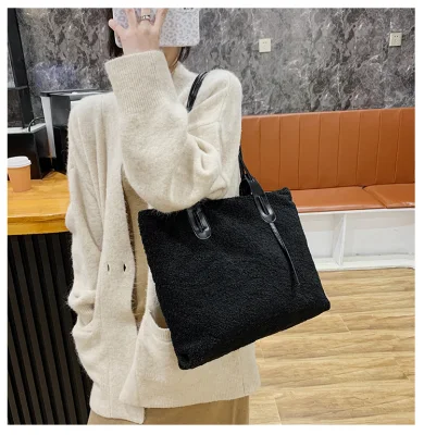 Bolso escolar de lana de cordero de poliéster suave y ligero.