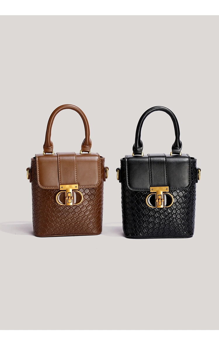 Wholesale Designer Bag, Brand Copy Bagcontracted Classical Brown Brand Deisgnerbag Fahions Key Women&prime; S Short