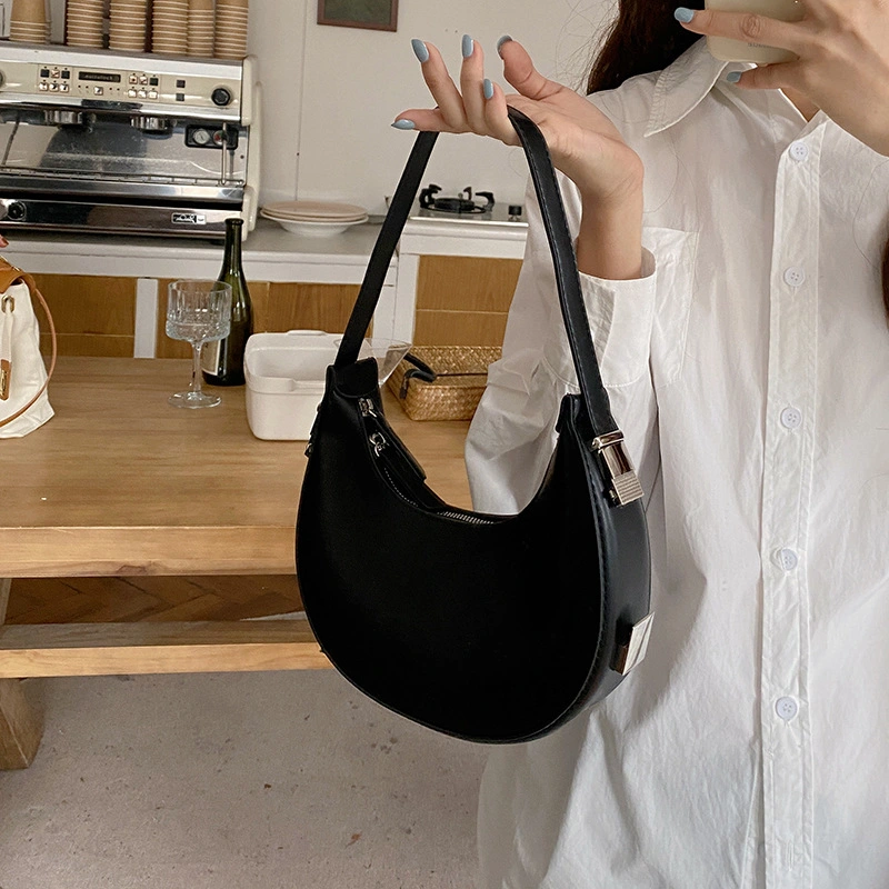 New Women&prime;s Small Round Warm Handbag Shoulder Belt Half Moon Hobo Bag