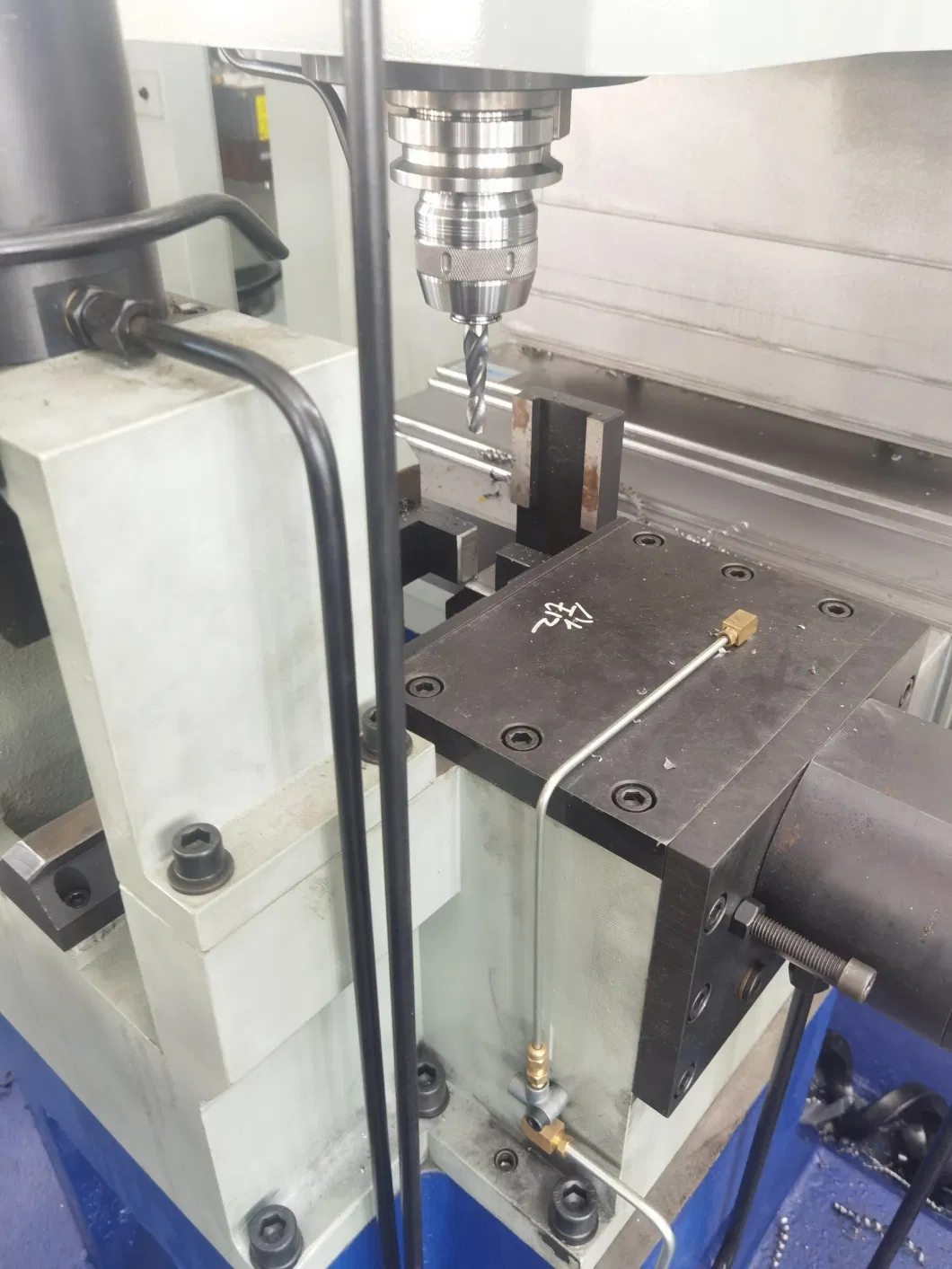 Zk52 CNC Drilling Machine for T75 Elevator Guide Rail Bolt Mounting Hole