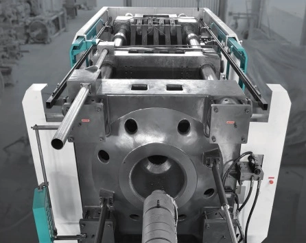 Flaskless Molding Machine