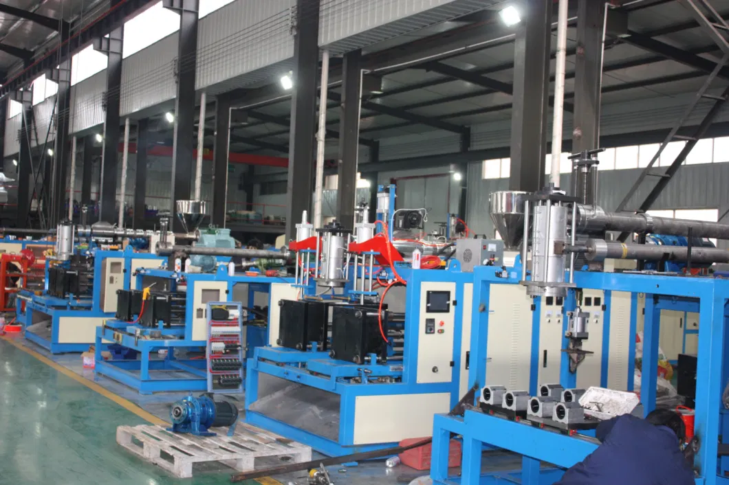 Double Stations Small Bottles Fully Automatic Extrusion Blow Molding Machine