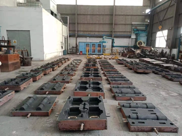 Factory Directly Sales Large Pump Body Castings for Machine Parts Using Sand Casting