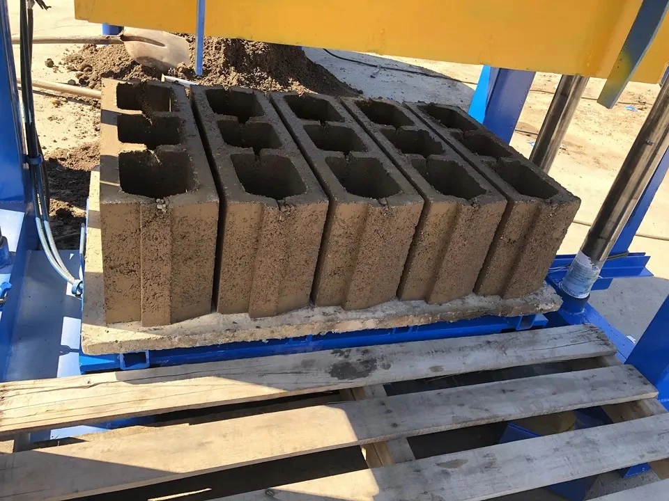 Easy to Operate Sand and Plastic Automatic Making Machine Manual Hollow Block Concrete Bricks Mould