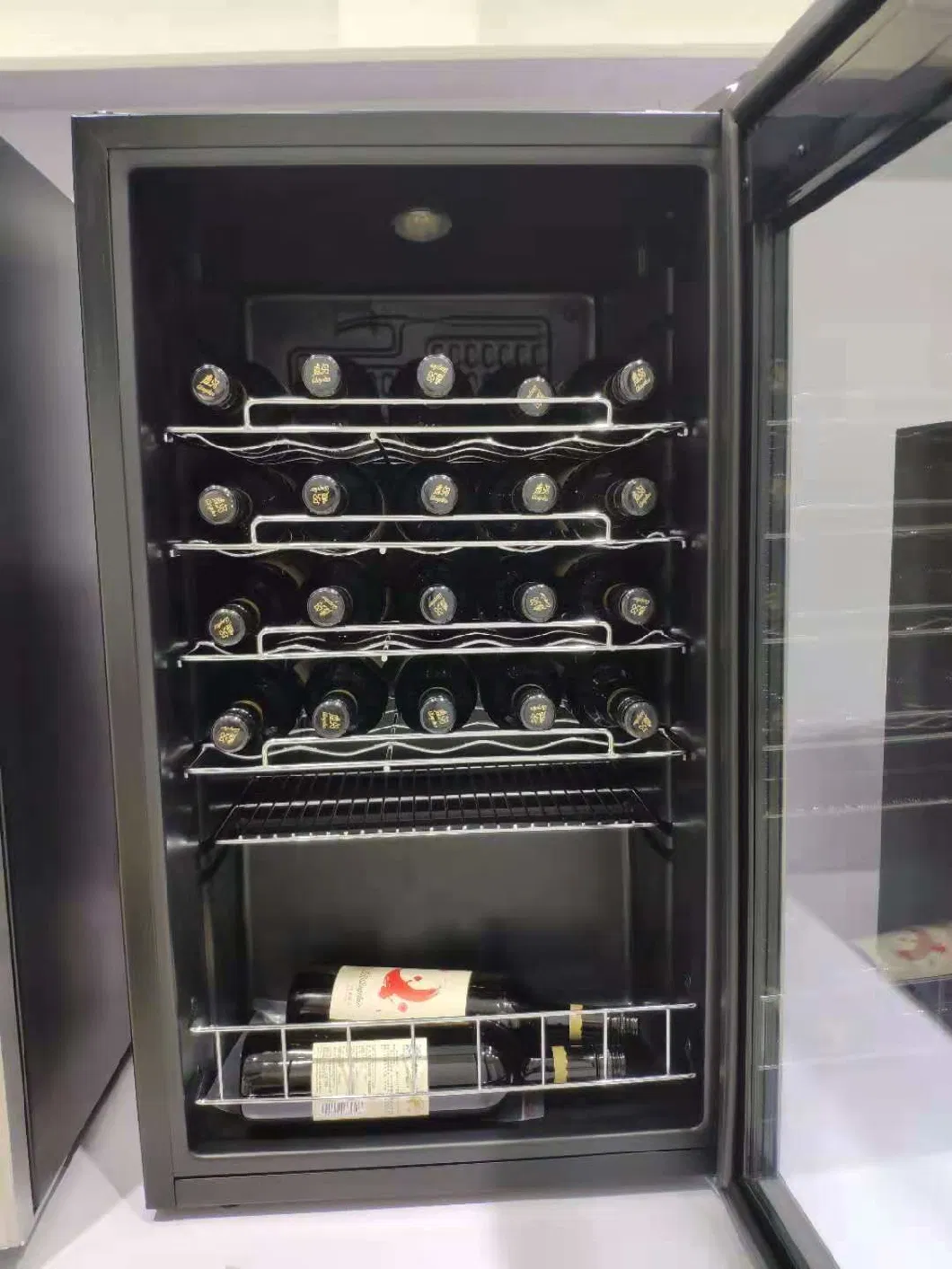 Smad OEM 20 Bottles Portable Glass Door Small Refrigerator Wine Cooler