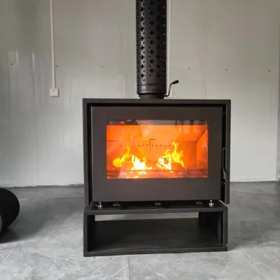 Lussuoso caminetto in legno al coperto con stufa Chimney