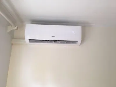 Personalizzazione dell&prime;inverter intelligente per aria condizionata con inverter WiFi montato a parete separato OEM Commercio all&prime;ingrosso