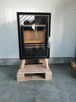 Lussuoso caminetto in legno al coperto con stufa Chimney