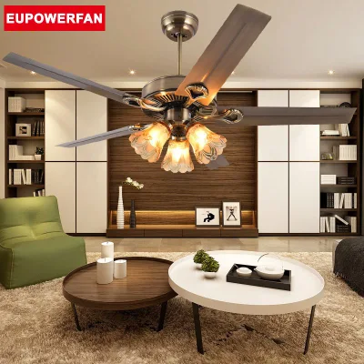 Semplice ventilatore da soffitto con regolazione intelligente della luminosità
