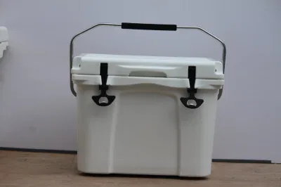 Contenitore più freddo isolato di ghiacciaia della birra della spiaggia