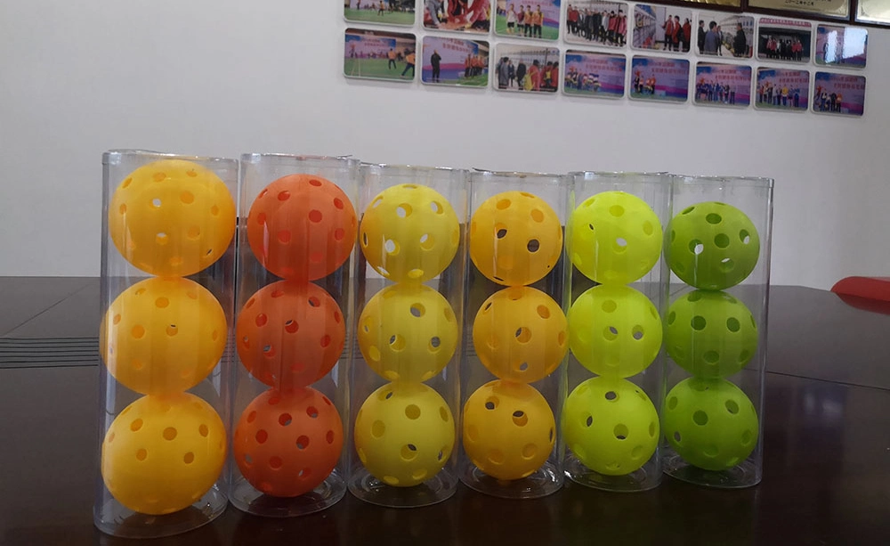 Hot Seller Standard Size 26 Hole / 40 Hole Pickle Balls for Outdoor and Indoor Pickleball Sport Training and Competition