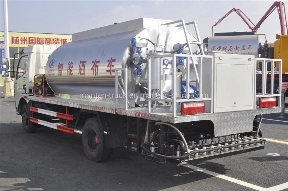 HOWO Rhd 4 Ton Asphalt Distributor Bitumen Sprayer Truck, 4000L Asphalt Roller Truck Price