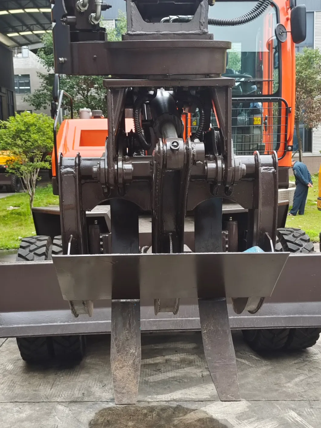 Jg100X Grapple Wheel Excavator with Lifting Cab Grab Wood