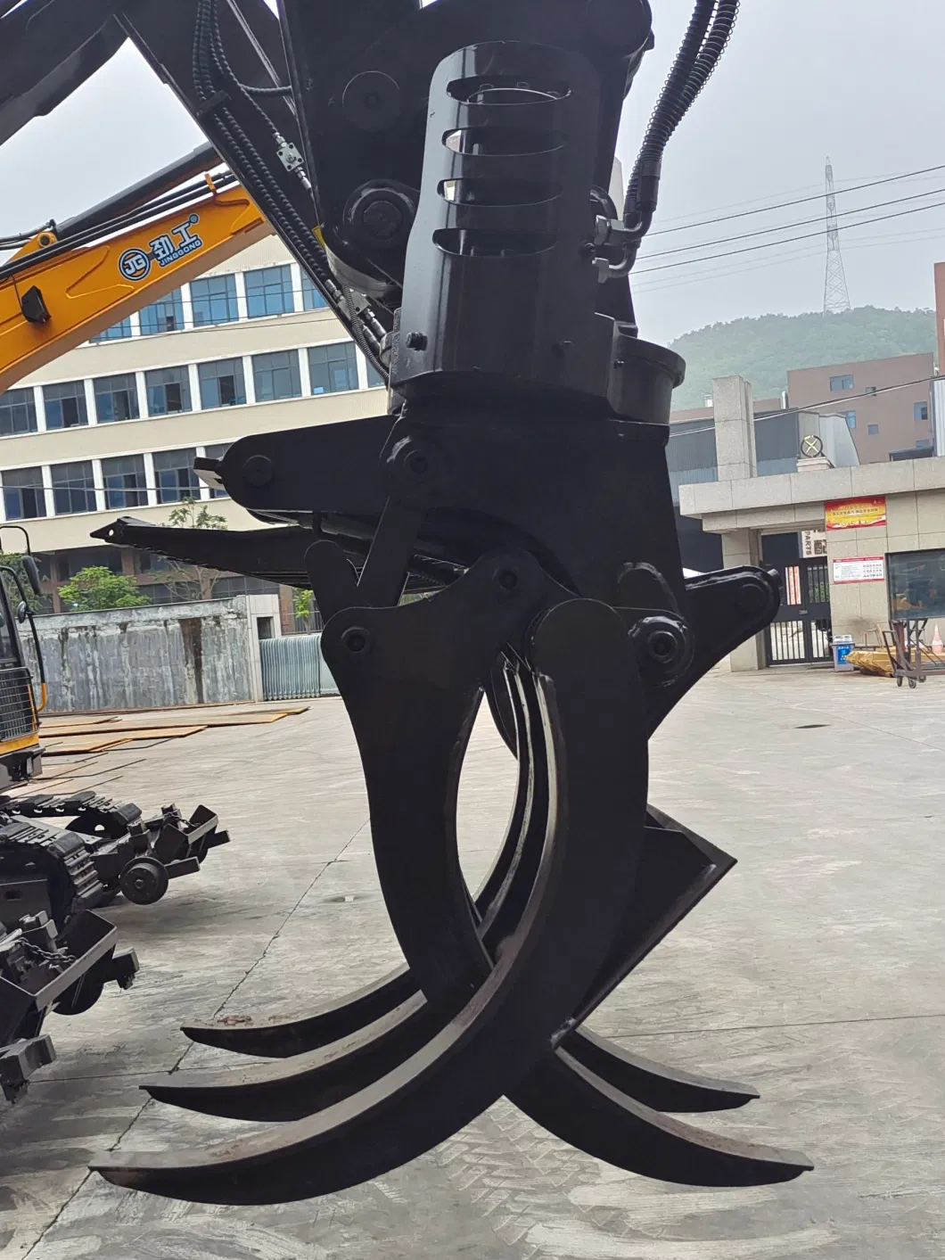 Jg100X Grapple Wheel Excavator with Lifting Cab Grab Wood