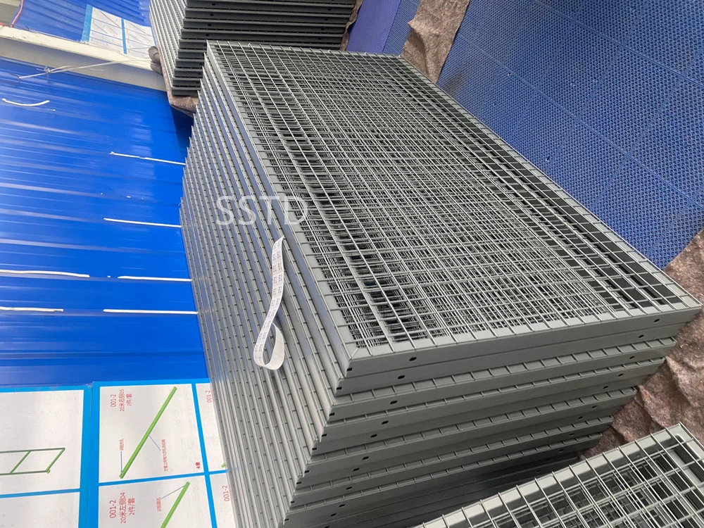 Padel Tennis Court Flooring/Basketball Court Flooring Manufacturers Soccer Fence China Galvanized Steel Mesh Plate Tennis Courts