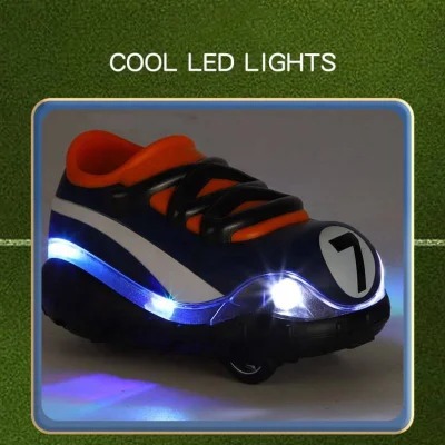 Souvenir Qatar 2022 World Cup Gift 2.4G 2PZ telecomando Scarpe da calcio Cars Bambini Cool Toys Kick Football RC Car