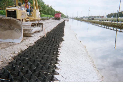 China Factory Smooth Textured Perforated Plastic HDPE Geocell Price for Soil Reinforcement Anti-Corrosion for Road/ Hill/ Slope 150mm 100mm 75mm 50mm