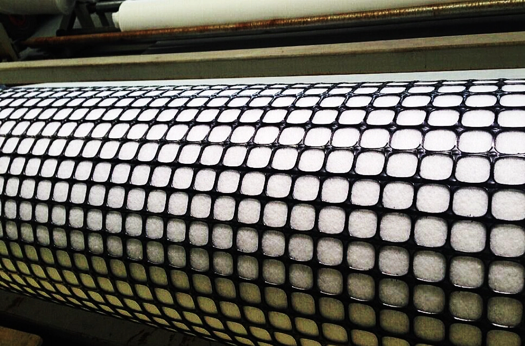Composite PP Biaxial Geogrid with Nonwoven Geotextile for Soil Reinfocement