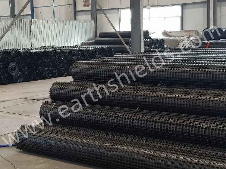 China Manufacturer Plastic Geogrid Mesh for Parking Lots, Airport Runways, Embankments Reservoirs and Dams