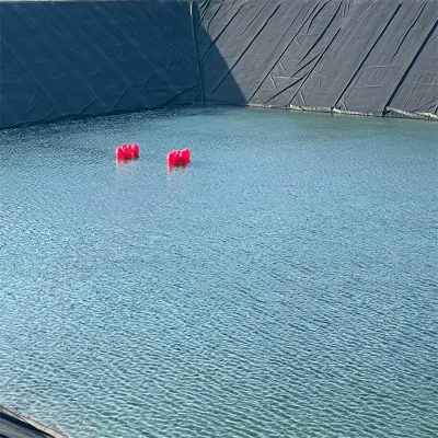 Precio de geomembrana HDPE 0,75mm 1mm de la piscina de natación un estanque de peces de la línea de la granja geo membrana impermeable