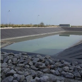 Espesor de 1,0 mm. Geomembrana de HDPE texturizada de doble cara resistente al agua para revestimiento de presas de embalses.