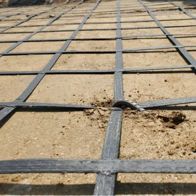 Compuesto de acero-plástico rentable Geogrid 50-50kn - mejora el rendimiento de Paredes de retención de tierra