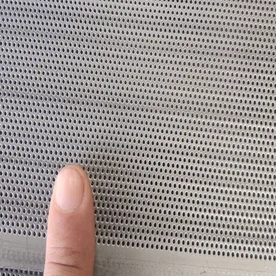 Chapa perforada de acero galvanizado Malla metálica perforada de aluminio/hierro Fábrica