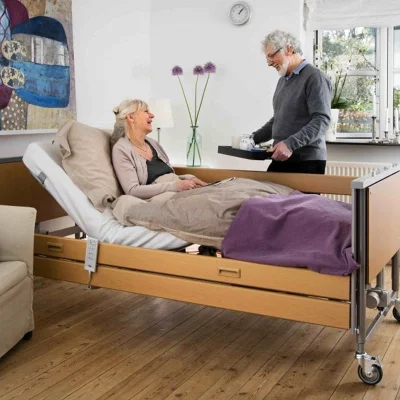 Mobiliario de hospital de madera ajustable Móvil cama Homecare multifunction Electric Camas médicas de enfermería para atención en el hogar