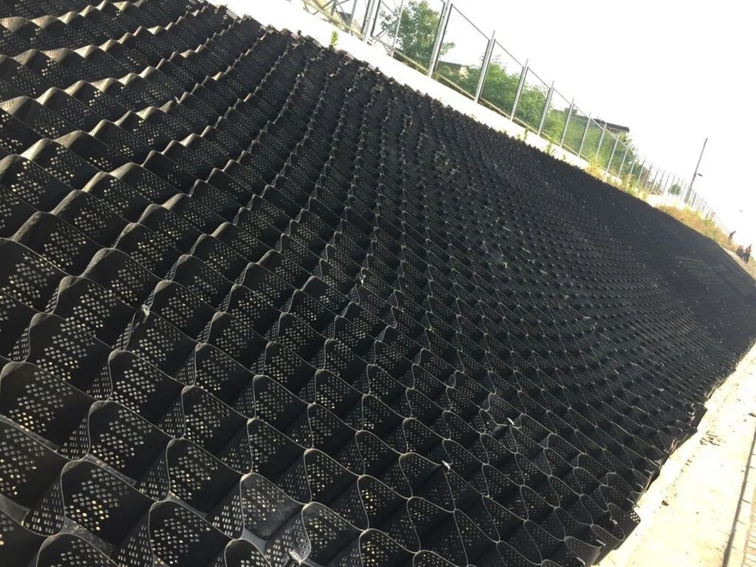 Plastic Road HDPE Geosynthetic Stabilization Geocell Retaining Walls Used in Road Construction for Sale