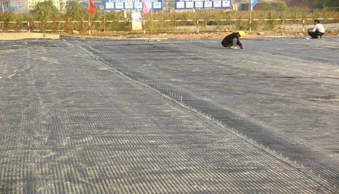 Road Manufacturer Warp Knitted Welded 40*40kn Pet Polyester Geogrid