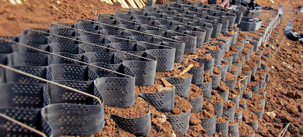 High Quality Smooth Textured Perforated Plastic HDPE Geoweb Geocell for Steep Slope Protection Retaining Wall 1.1mm-1.8mm