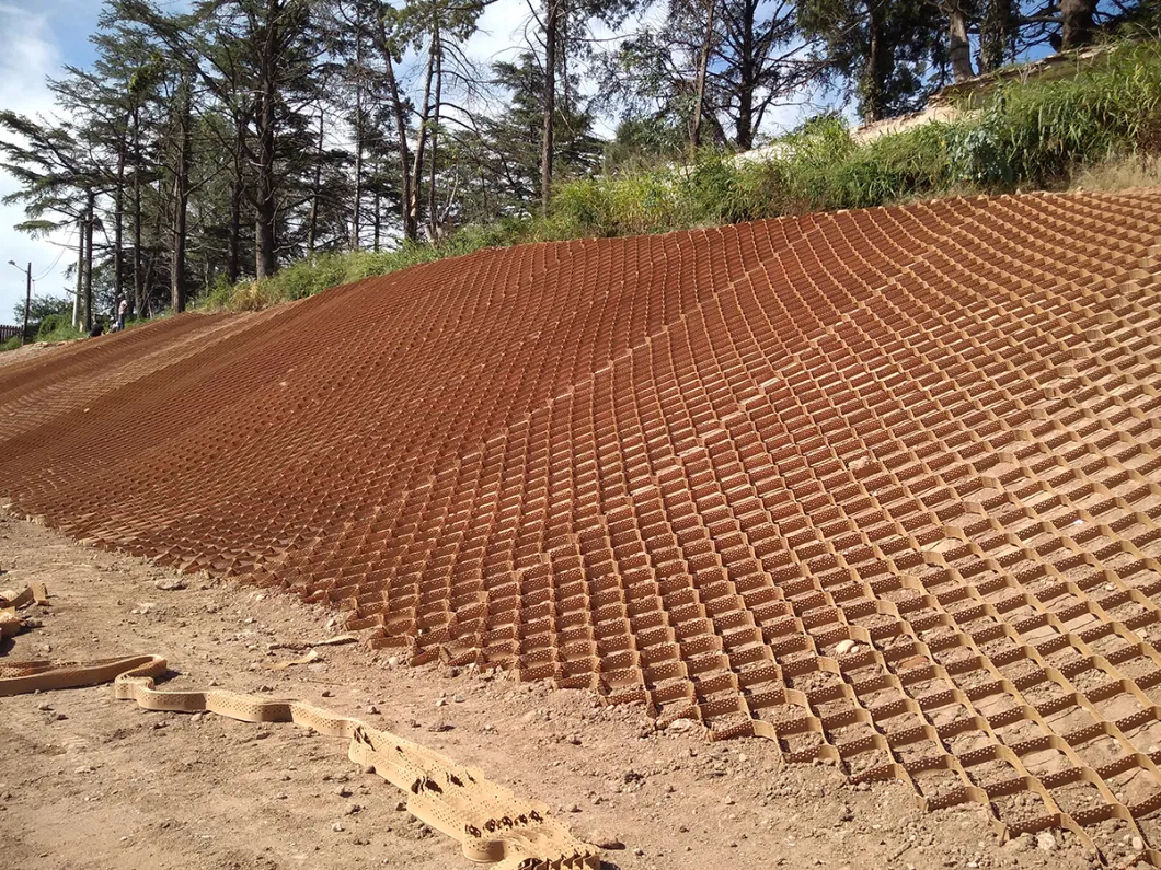 Interconnected Honeycomb-Like Network 3D HDPE Geocells for Erosion Control of Slopes