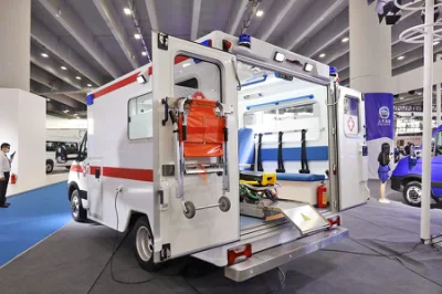 Salone di auto ospedaliere Iiveco 4X2 6TM, marchio italiano Van Ambulance
