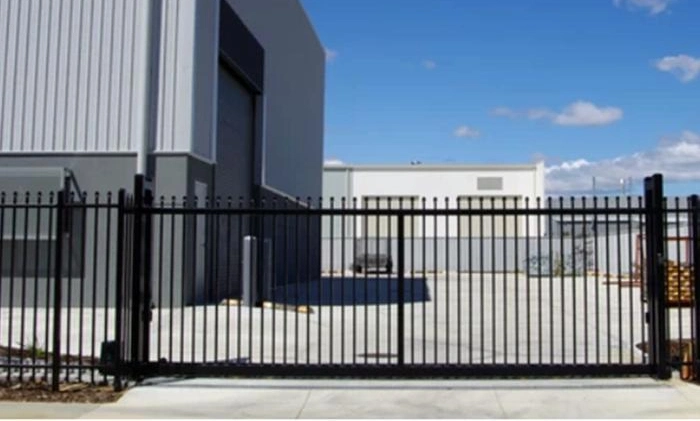 Black Garden Fence Commercial Fence/Steel Fence/Security Fence/Wire Fence/Fencing Security Fencing/Picket Fence/Fence Panel/Galvanized Steel Fence/Securit Gates