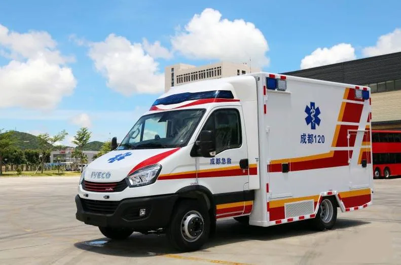 Italian Brand Iiveco 4X2 6TM Hospital Car Medical Vehicle Salon Van Ambulance