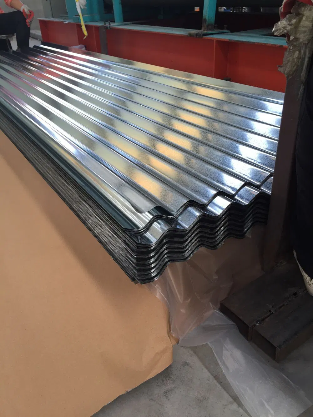 China Factory Seller Metal Galvanized Roofing Sheet Zinc Color Coated Corrugated Steel Sheet