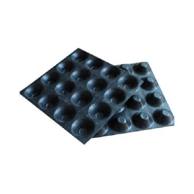  На крыше гаража герметичные 16мм вмятина HDPE дренажных системной платы