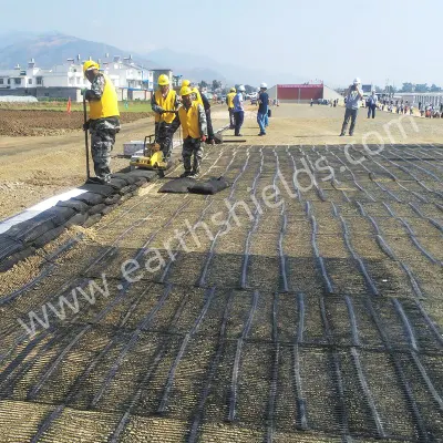  Гео-композитная сетка из стекловолокна с геогридной прострочкой Grass Geogrid Mesh