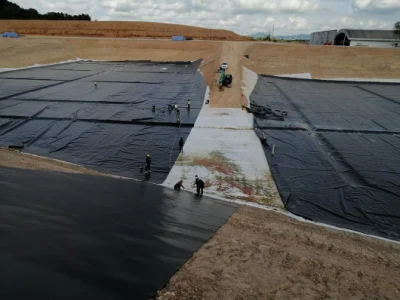  Полиэтилен полиэтиленовая пленка толщиной 1,50 мм Anti-Seepage герметичные кнопки Двусторонняя гладкая Geomembrane HDPE