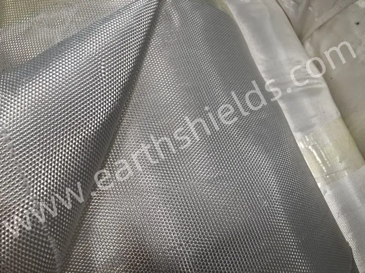 China Factory Supply Polyester Pet High Strength PP Woven Geotextile for Soil Reinforcement