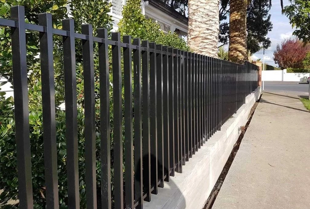 Black Garden Fence Commercial Fence/Steel Fence/Security Fence/Wire Fence/Fencing Security Fencing/Picket Fence/Fence Panel/Galvanized Steel Fence/Securit Gates