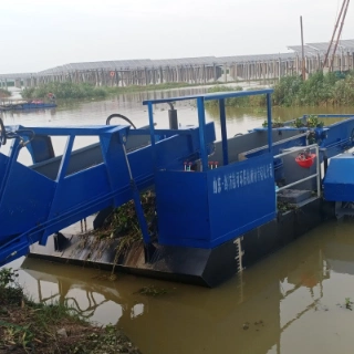 Aquatic Weed Harvester/Water Hyacinth Harvester/ Rubbish Collection Machine/Weed Harvester Boat/Water Surface Cleaning Boat Use for Cutting Grass in Water