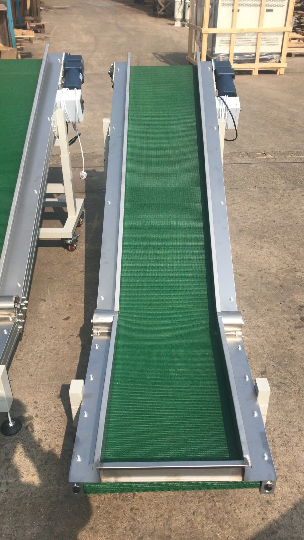 China Professional ISO Standard Hot Sale Motorized Mobile Belt Conveyor Manufacturer for Truck Load and Unloading